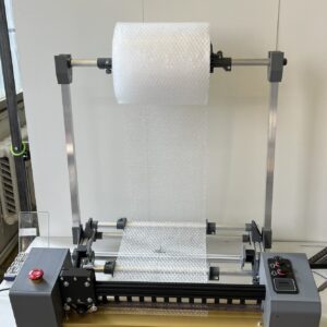 Станок для резки плёнки Cutter CX-400 в работе