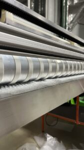Прижимной вал с прижимом пупырки станка для резки CX-1600